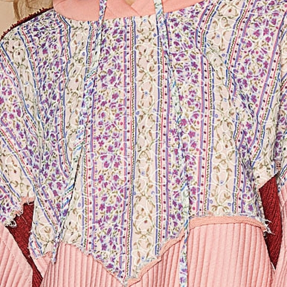 POL Patchwork Floral Sweatshirt, Flare Sleeves, Pink And Purple, New - Picture 10 of 11